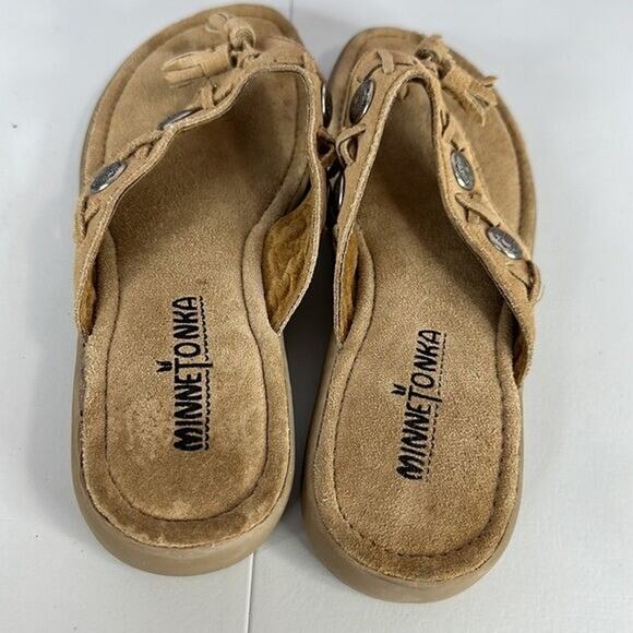 Minnetonka Sandals Womens 6 Tan Leather Flip Flop Concho Slide Suede Southwest - Picture 8 of 12